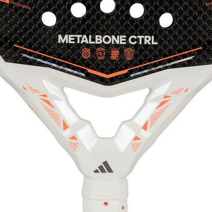 Adidas Metalbone Ctrl 3.5 2026 en color blanco.