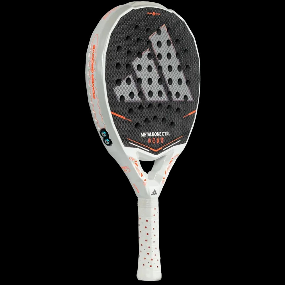 Adidas Metalbone Ctrl 3.5 2026 en color blanco.